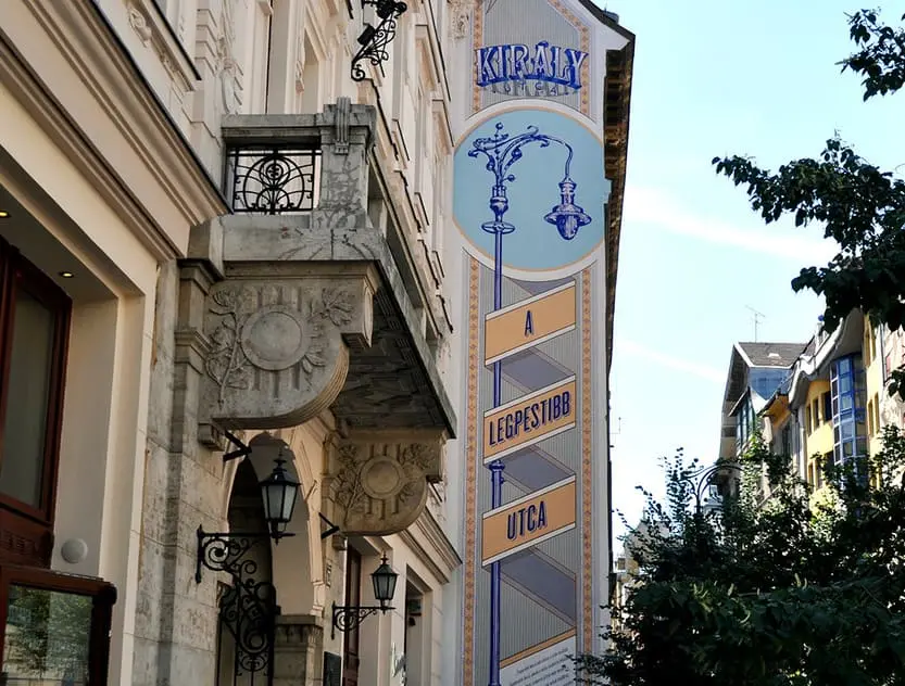 Fresques murales quartier juif Budapest street art Király utca