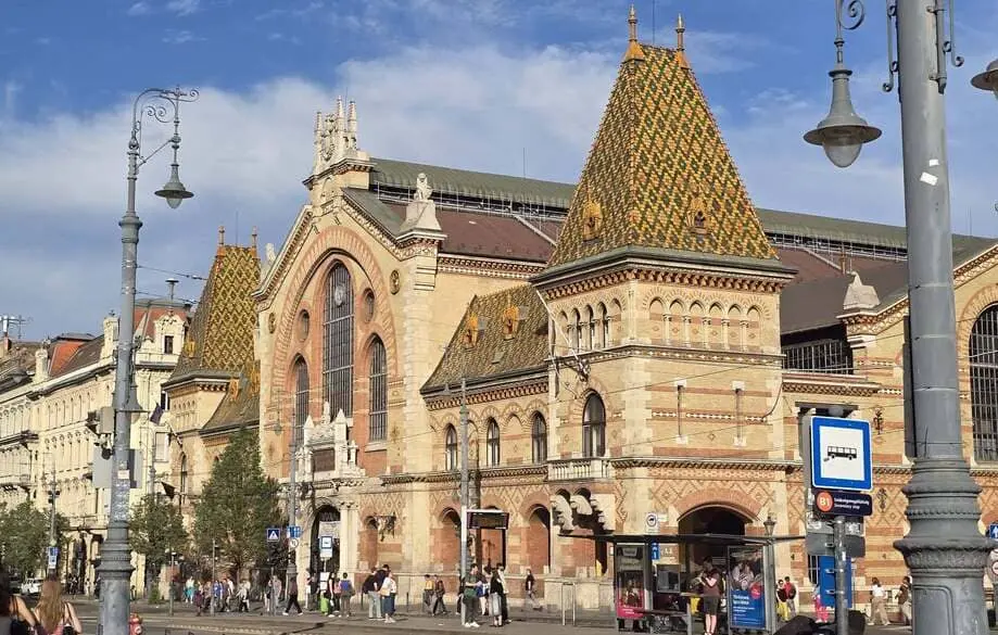 Marché Central de Budapest Nagy Vásárcsarnok intérieur — visite guidée