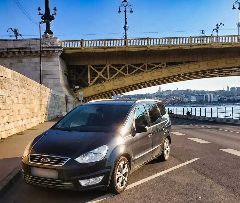 Voiture privée 7 places climatisée pour l'excursion au lac Balaton
