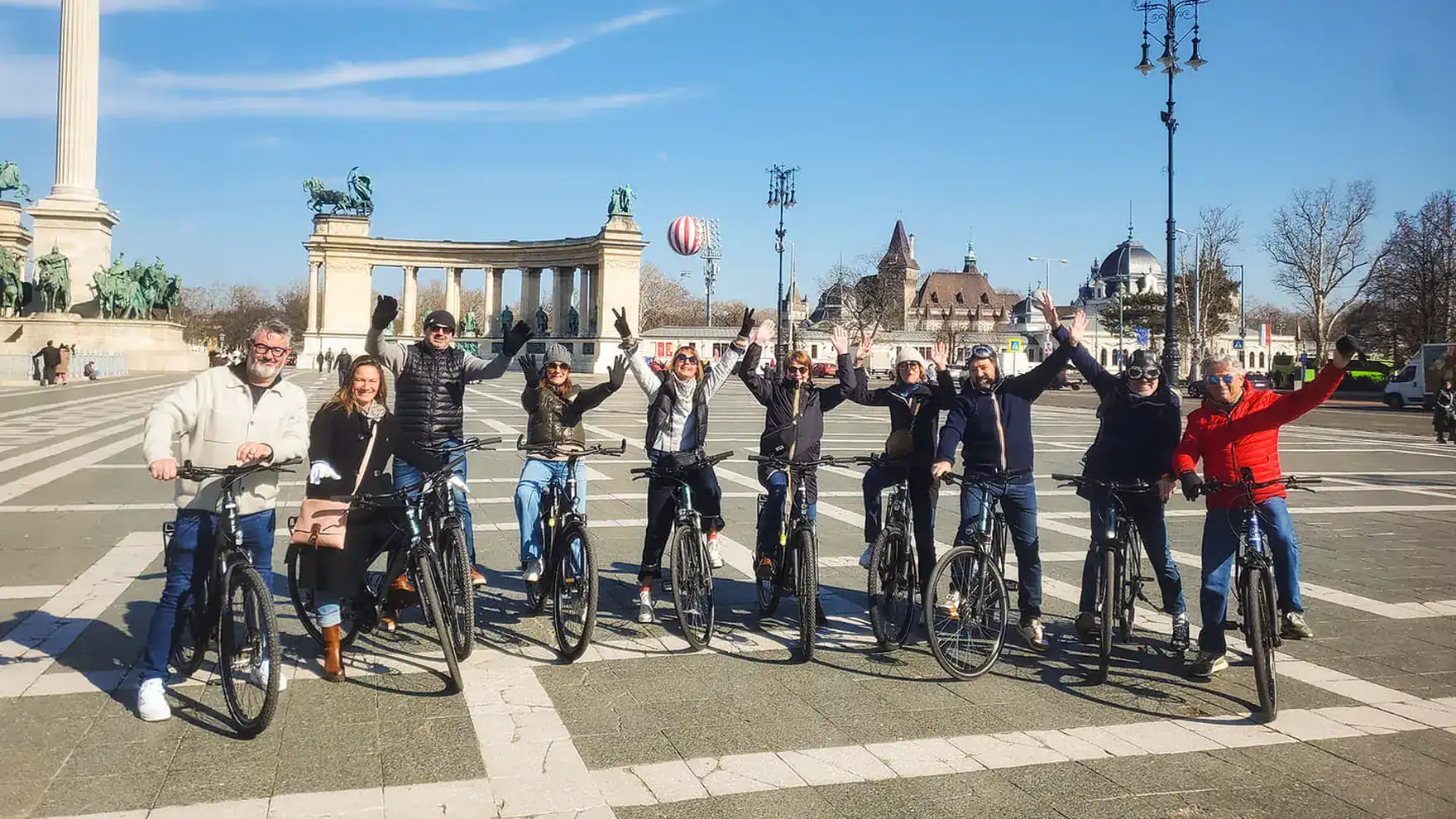 Visite guidée Budapest en vélo électrique en français — Loïc guide privé francophone